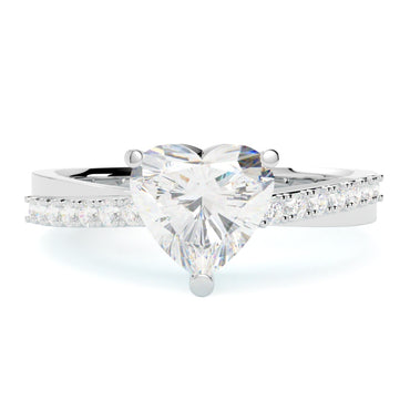 Lily – pierścionek z diamentem w białym złocie 585, pełen elegancji i świetlistego uroku