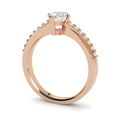 Pierścionek z różowego złota 750 z diamentem – ponadczasowa elegancja szczecińskiej manufaktury biżuterii