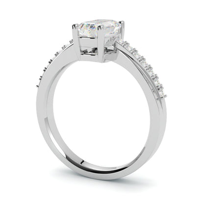 Pierścionek zaręczynowy z białego złota 750 – naturalny diament, wysoka jakość