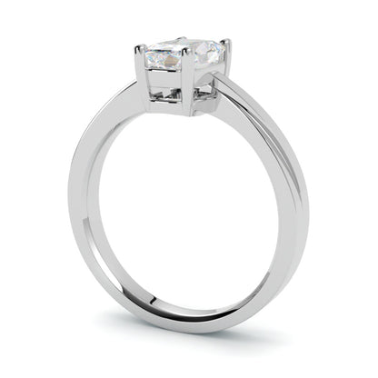 Pierścionek zaręczynowy z białego złota 750 – klasyka w wykonaniu GOLDPORT Szczecin