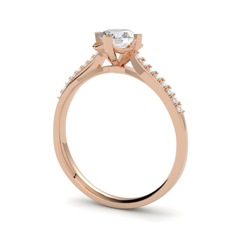 Pierścionek z różowego złota 750 z diamentem – pavé z diamentów bocznych i centralny kamień na 4 łapki