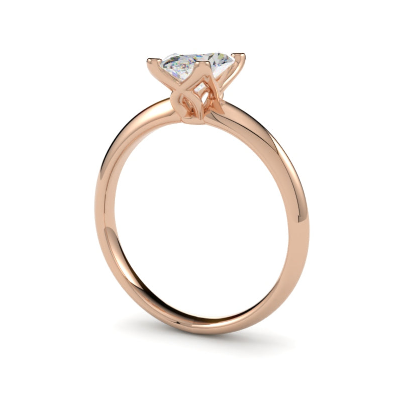 Pierścionek zaręczynowy Pearl – diament owalny – złoto różowe 750 – GOLDPORT