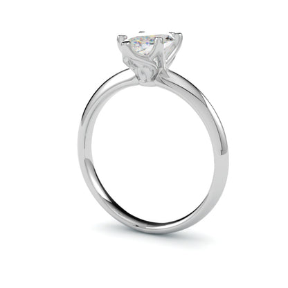 Pierścionek solitaire z diamentem markiza w platynie 950 od GOLDPORT