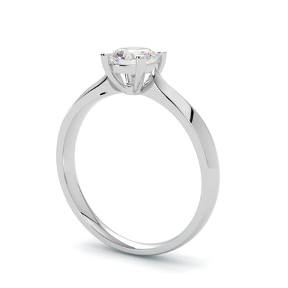 Klasyczny pierścionek zaręczynowy z diamentem w 4 łapki z białego złota 585 od GOLDPORT